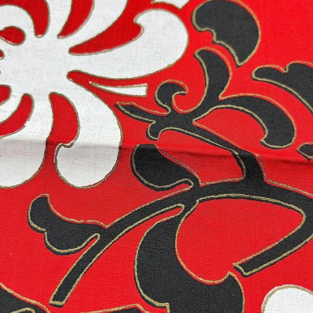 Alfred Shaheen Fabric Hand Printed in Hawaii Red w/White Chrysanthemums 44 x 52 - Picture 5 of 9